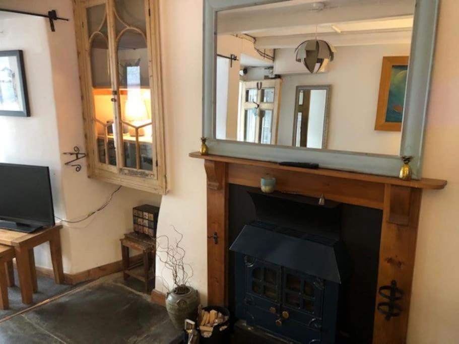 Fishermens Cottage With Secret Garden 포트아이작 외부 사진